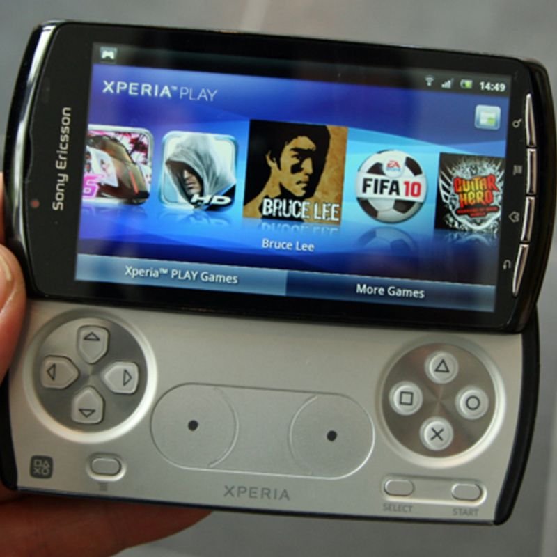 Sony lança Xperia Play, mistura de celular com PSP