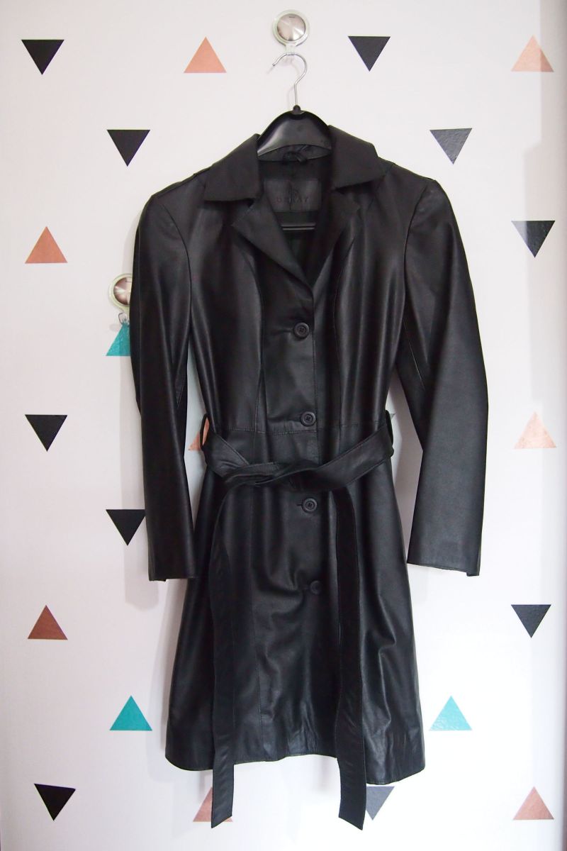 sobretudo de couro preto feminino