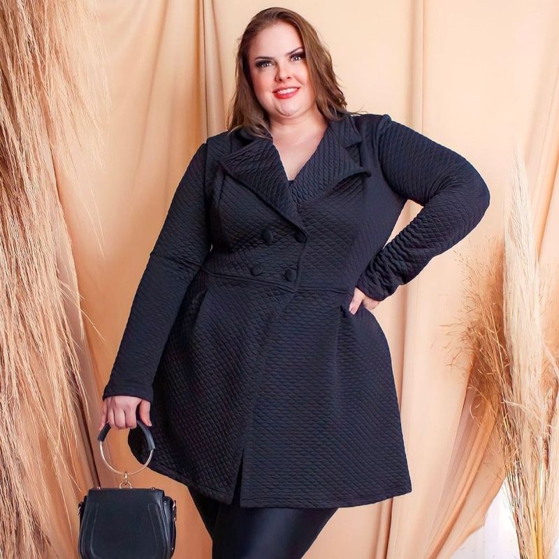 Sobretudo plus size store preto