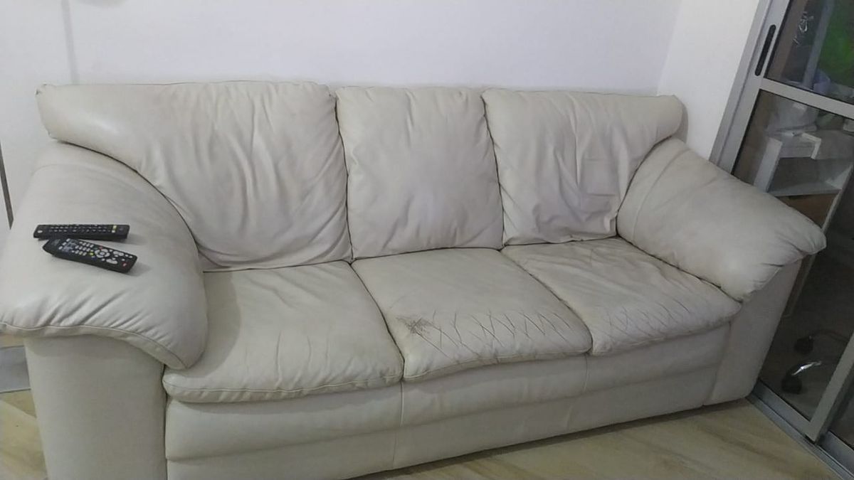 Sofá de Couro Legítimo 3 Lugares Sofá Usado 49681655 enjoei