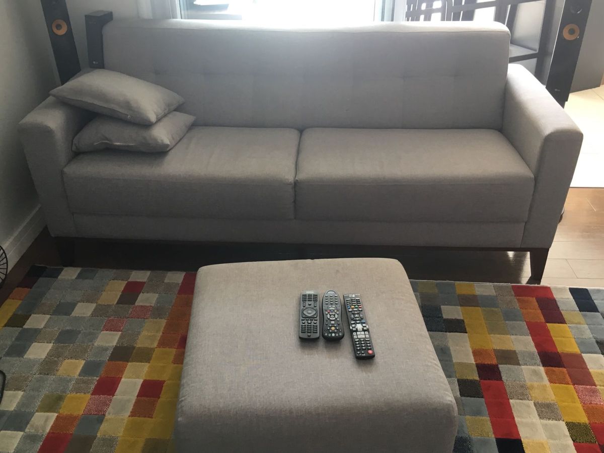 Sofá Dois Lugares, Mais Apoio de Pé Sofá Usado 27009308 enjoei