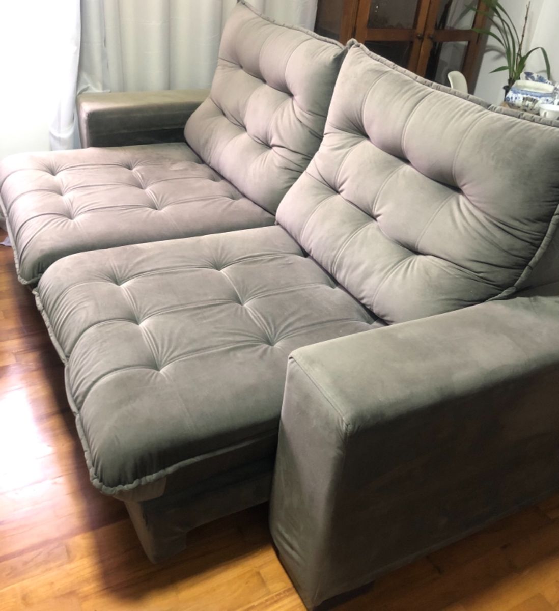 Sofá Retrátil e Reclinável 4 Lugares 2,34m Kingston Estofados