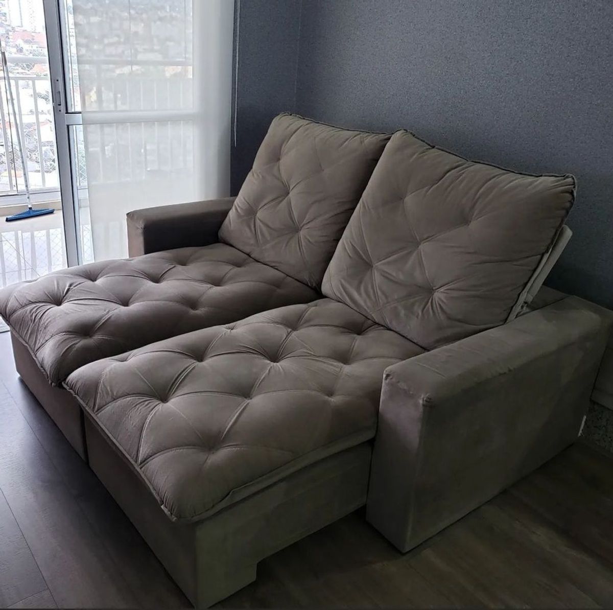 Sofá Retrátil e Reclinável de 2 Metros. Higienizado Dia 11/04, Está