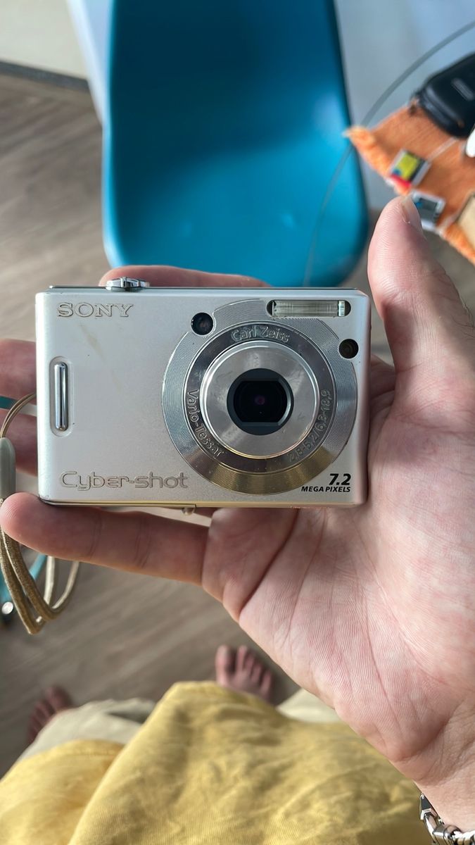 Appareil Photo Compact Sony Cyber-shot Vintage - Ancien Modèle Numérique Pour Collectionneurs