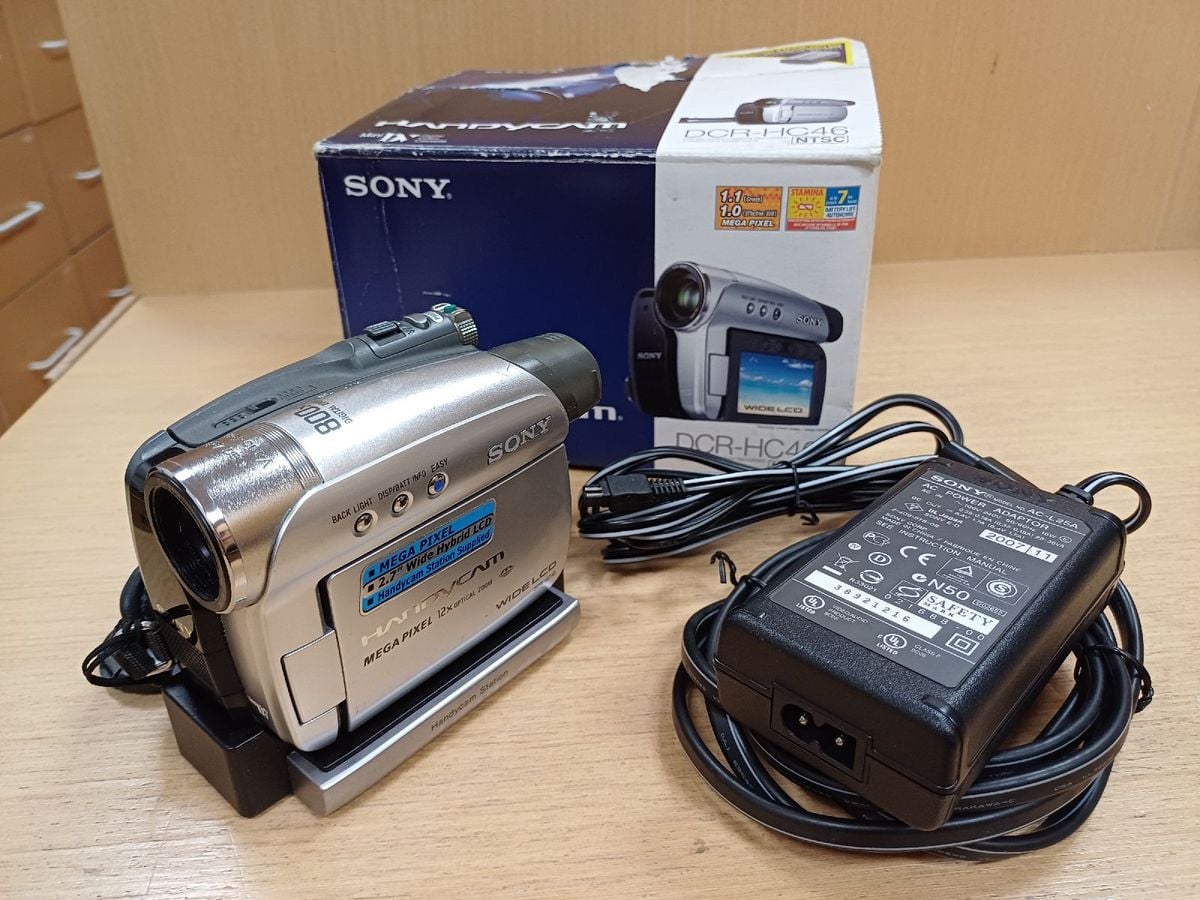Handycam お値下げしました！SONY DCR-HC46