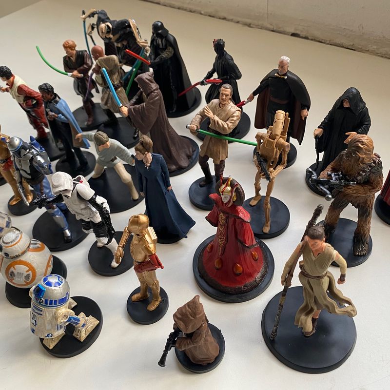 Star Wars Deluxe Figurine Set 27 Personagens Disney Store