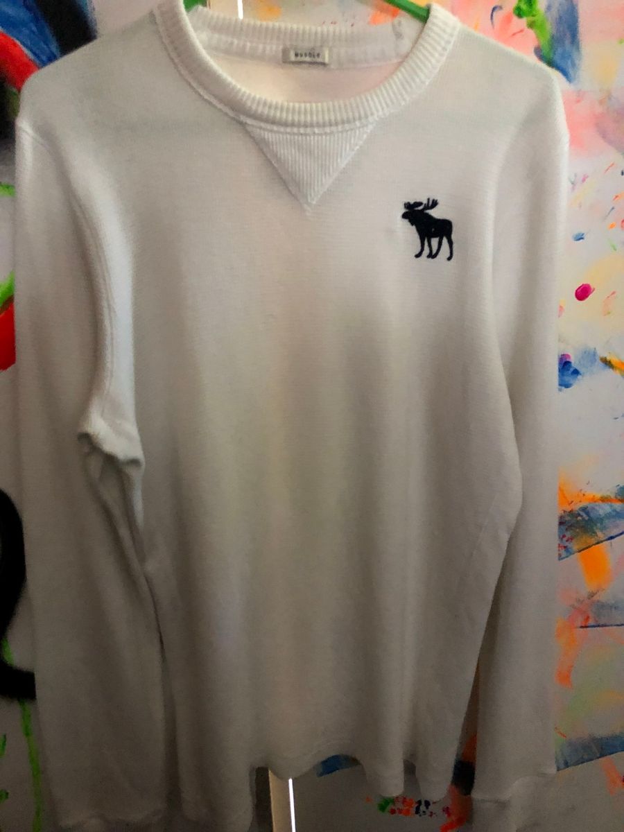 sueter preto e branco