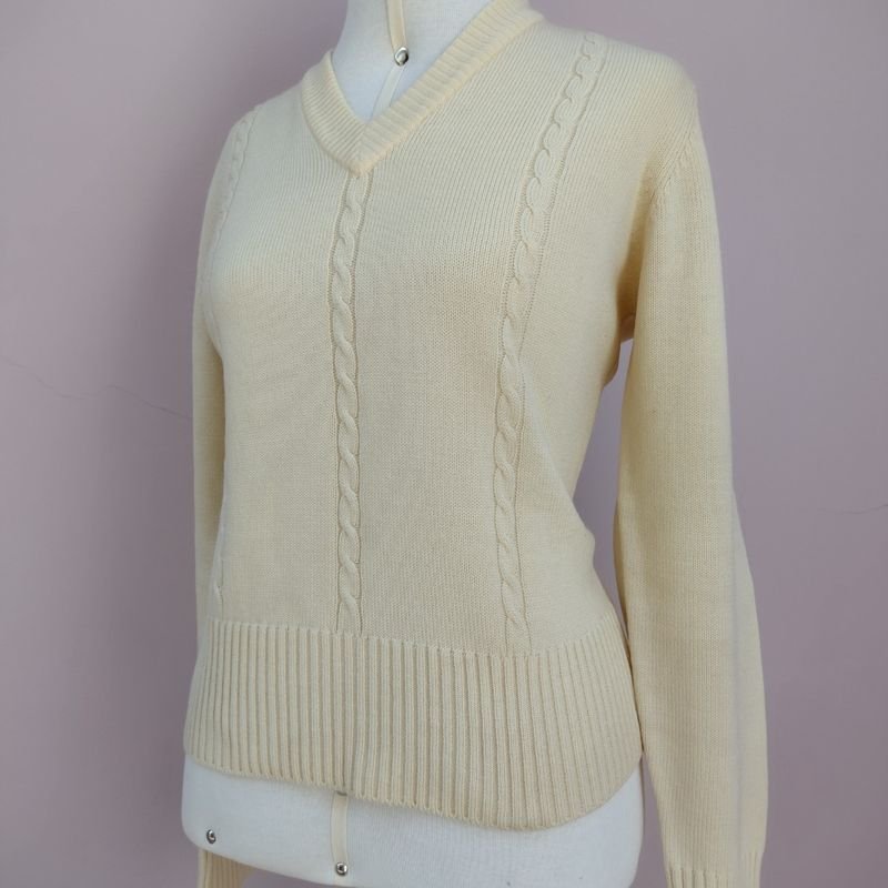 Suéter Cardigan Fechado Offwhite Creme Fendi Unissex Gola V Vintage Tricot  Tranças Novo Tamanho 44, Casaco Feminino Vintage Nunca Usado 97461169