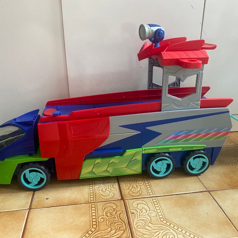 Pj store Masks truck