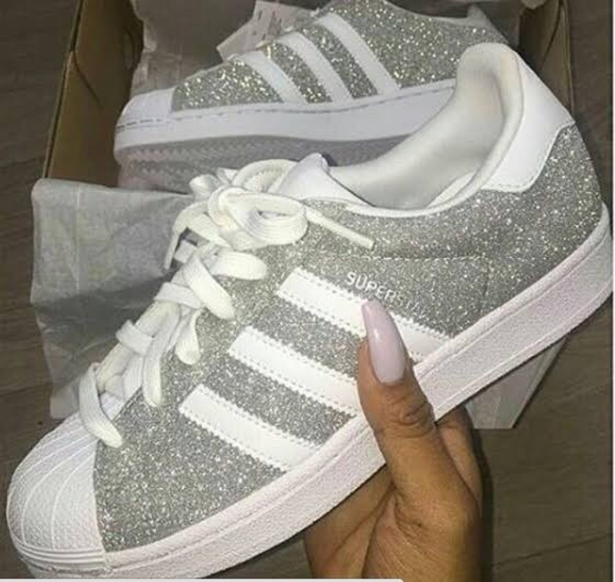 tenis adidas brilho