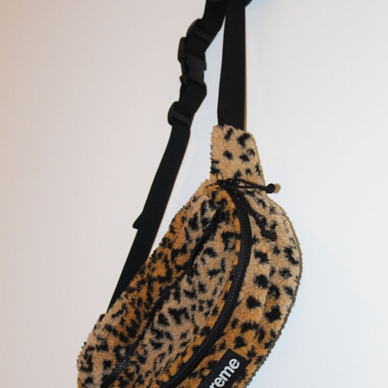 Supreme Waist Shoulder Bag - Leopard Fleece Print | Supreme Usado