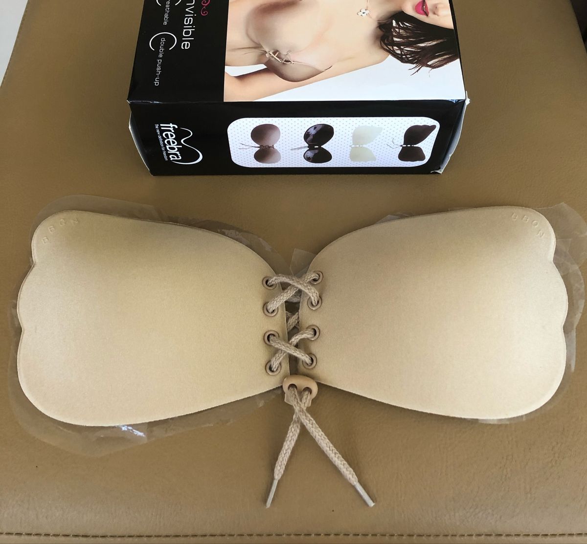 Sutiã Adesivo Invisível Levanta Seio Push Up com Amarração Lingerie Feminina Freebra Usado