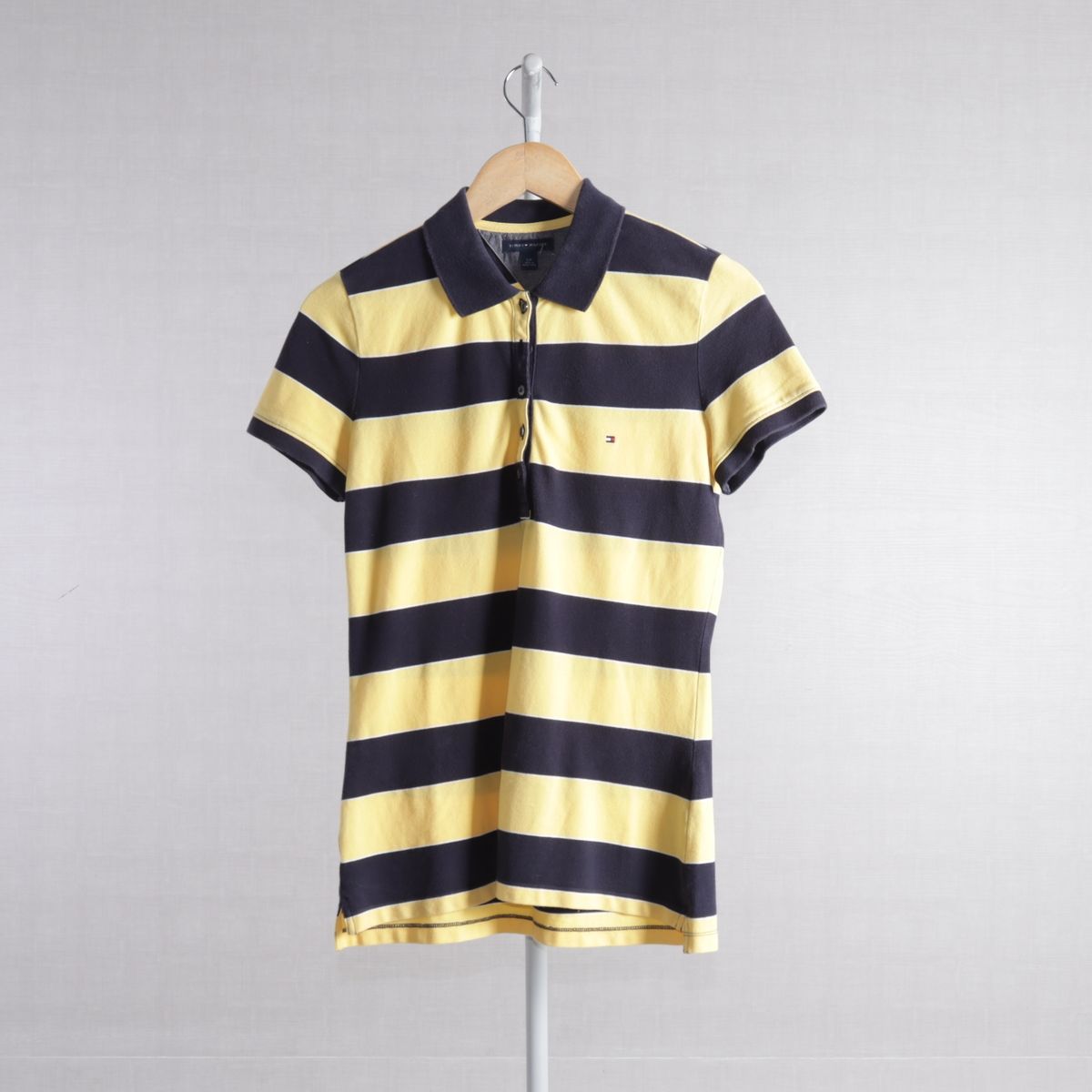 Camiseta Tommy Hilfiger Lettering Amarela - Compre Agora