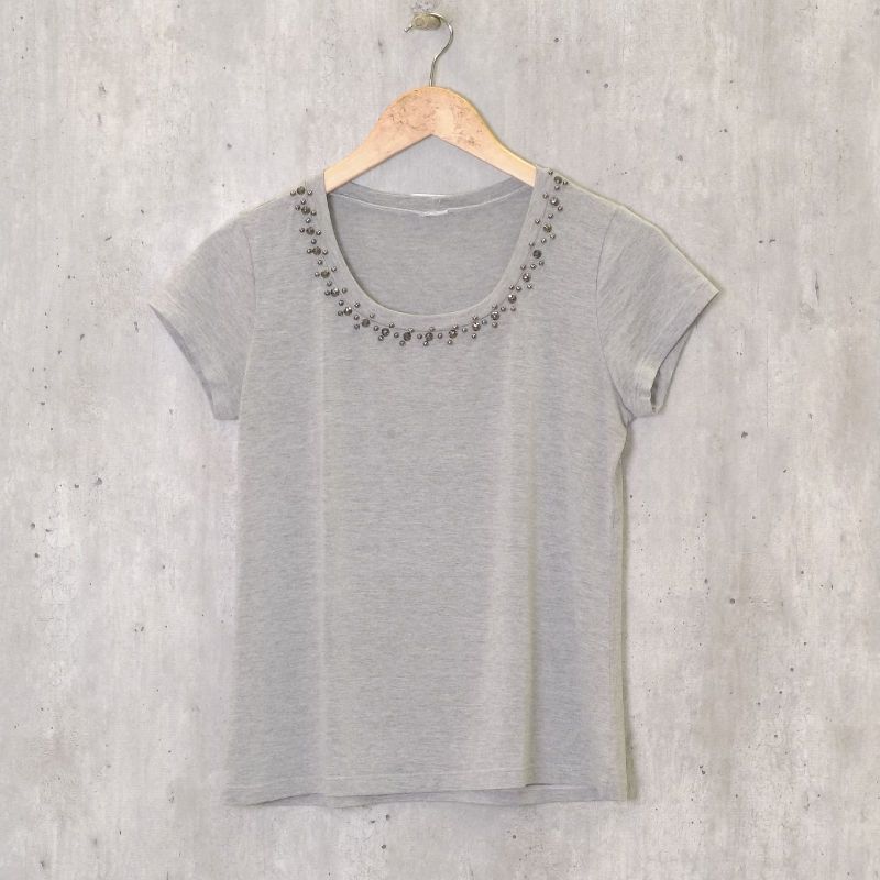 Camiseta T-shirt Feminina Louis Vuitton com pedraria