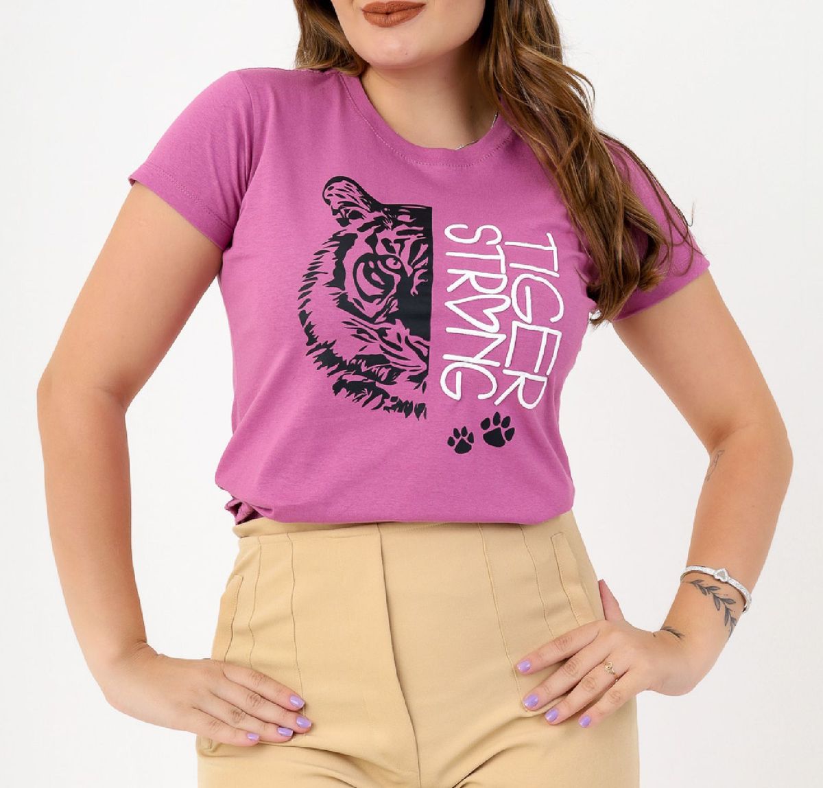 T-Shirt com Estampa Tiger-Strong com Alto Relevo, 100 % Algodão Cor Rosa  Pink Lavanda., Camiseta Feminina Imperio Ruby Nunca Usado 79439324