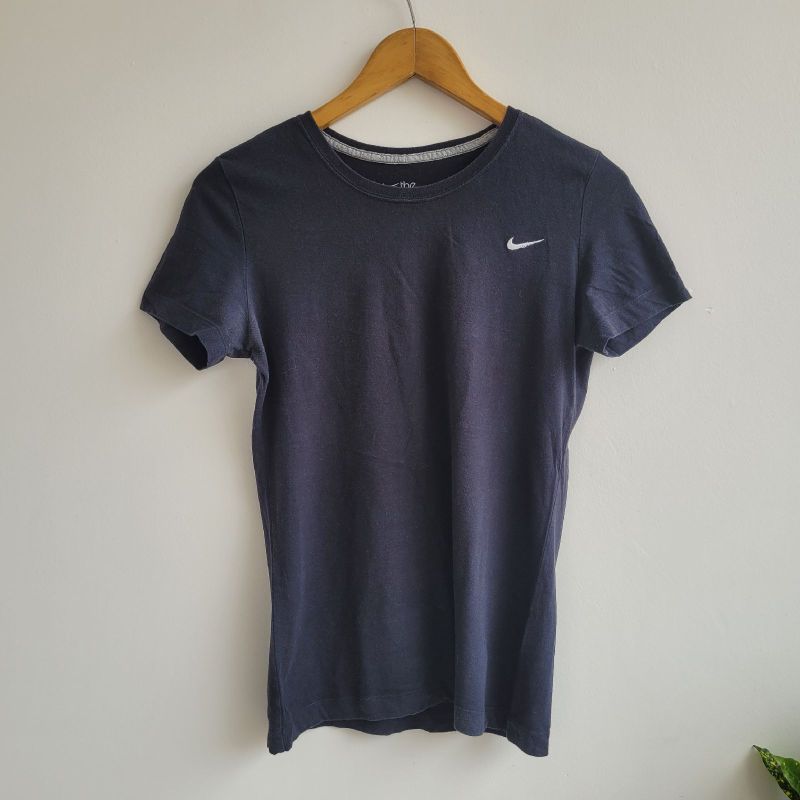 T Shirt Preta Nike Slim Fit Tam M Feminina Corte Elegante Coupe Ajustee Nike Usado 100691621 enjoei