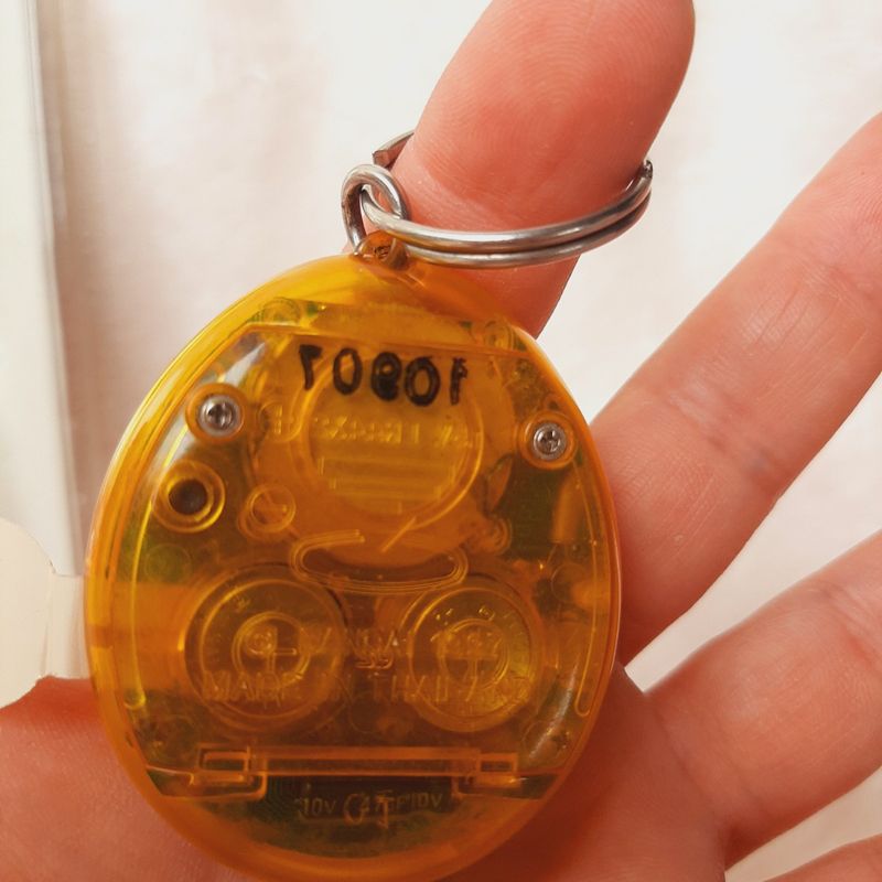 Tamagotchi Vintage 1997 Original | Bandai Usado 95808370 | enjoei