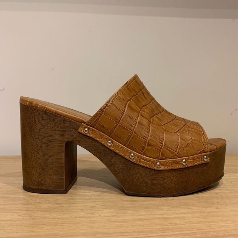 Tamanco Madeira Arezzo | Sandália Feminina Arezzo Usado 71687918 | enjoei