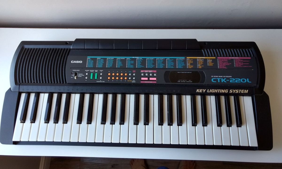 CASIO CTK 220L