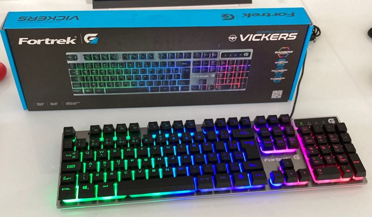 Teclado Gamer Fortrek com Teclas Mecânicas Retroiluminado com Base em ...