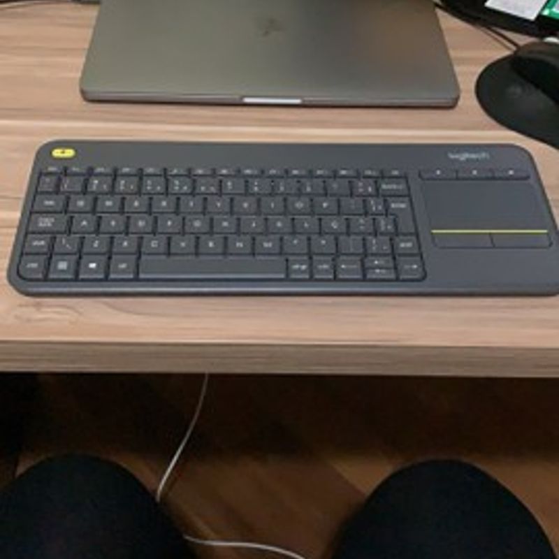 Teclado sem Fio Logitech K400 Plus Tv com Touchpad Integrado