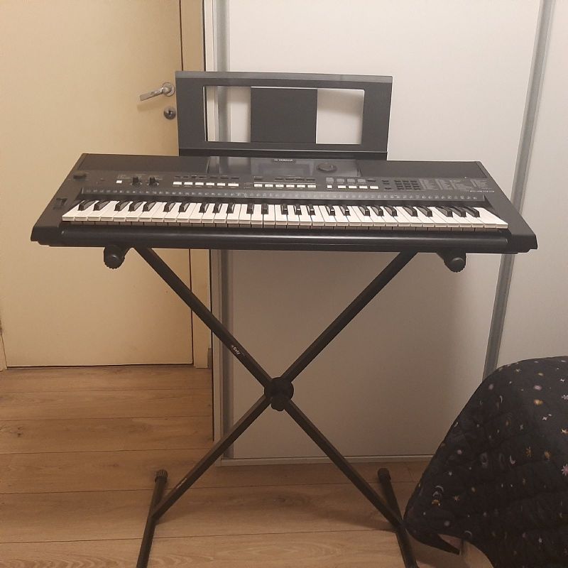 Teclado Yamaha Psr-E433 + Pedal | Item de Música Yamaha Usado