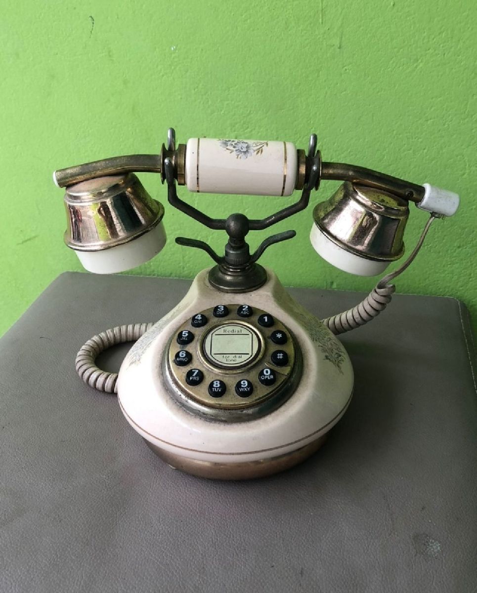 Telefone Antigo De Porcelana Produto Vintage E Retro Usado