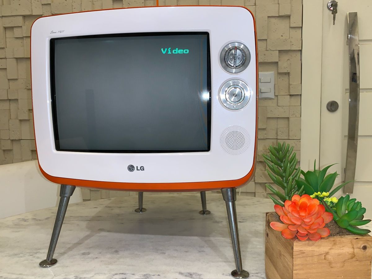 Televisão Lg Retrô 14 Usada em Ótimo Estado (retrogamer