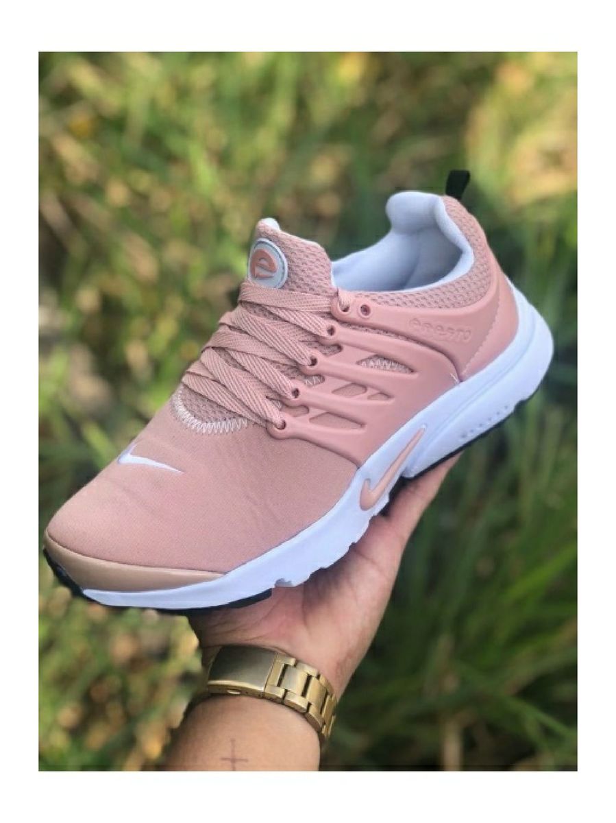 tênis nike feminino nude