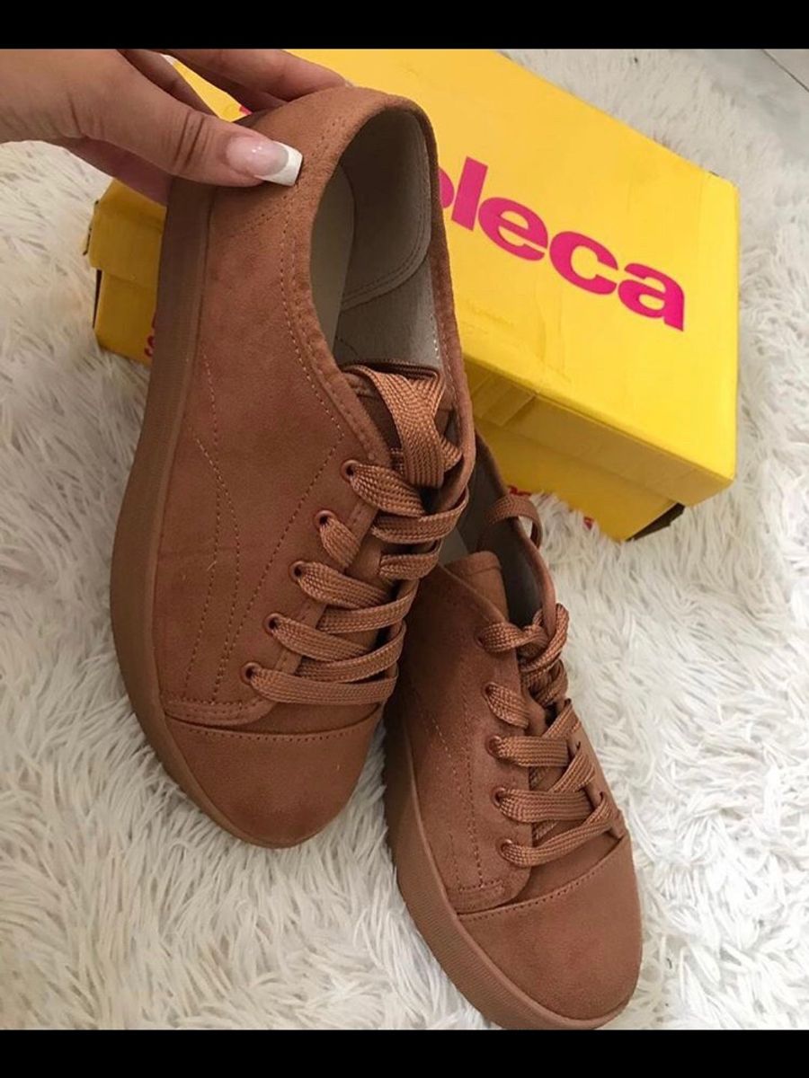 tenis flatform moleca caramelo