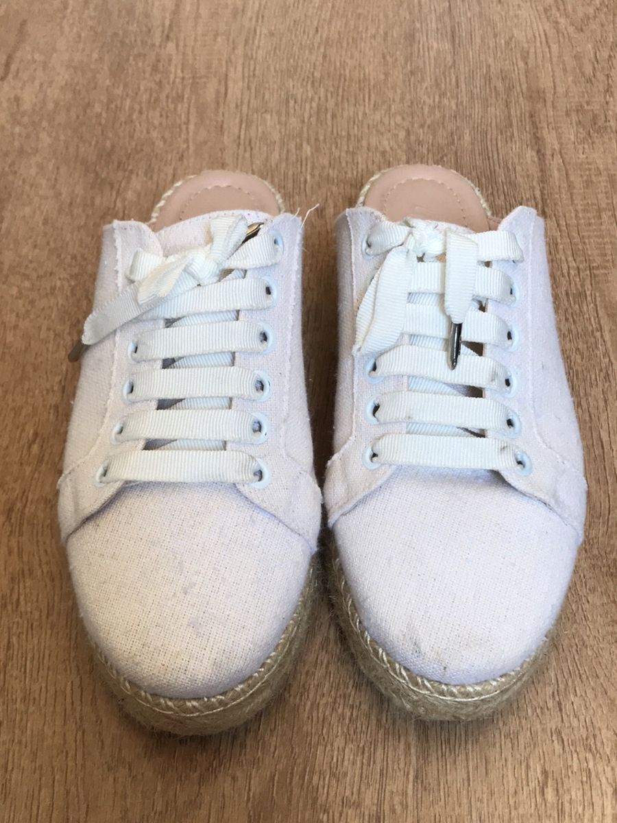 sapatenis feminino aberto atras