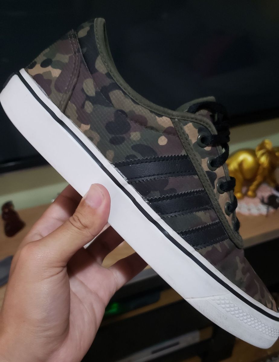 tênis adidas adiease camuflado