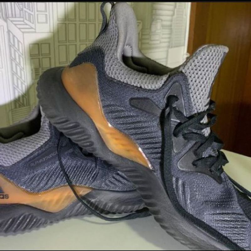 Tênis alphabounce deals beyond é bom