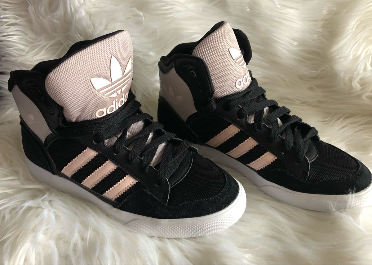 tênis adidas cano médio