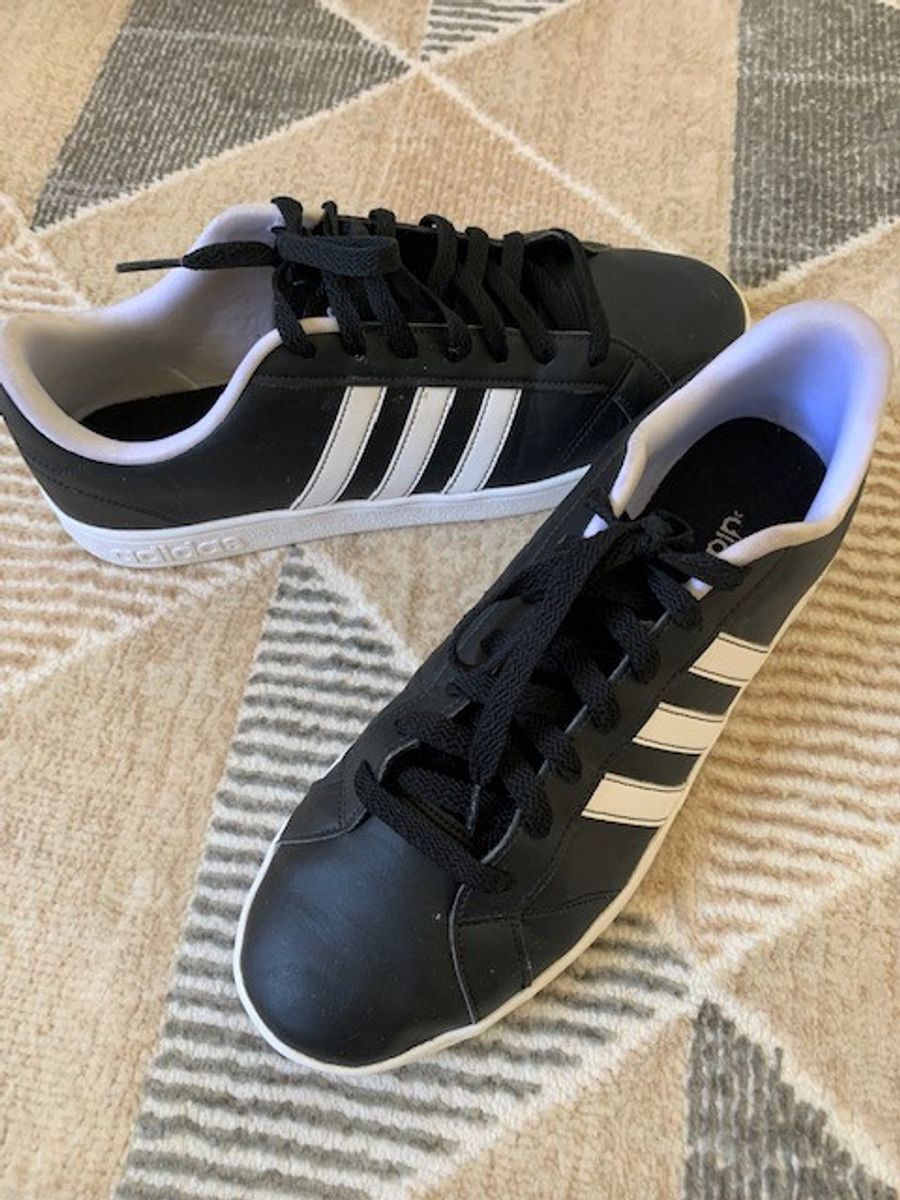 tenis adidas couro sintetico