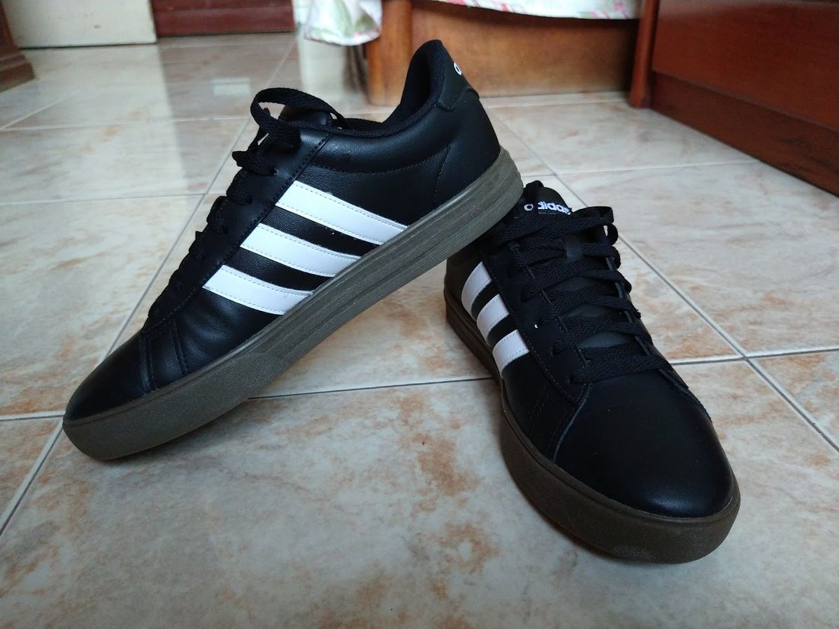 tenis adidas daily 2.0 preto