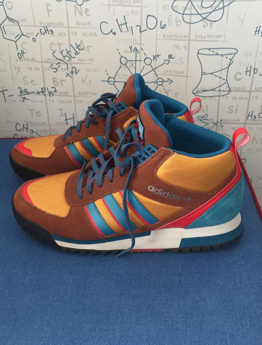 tenis adidas estiloso