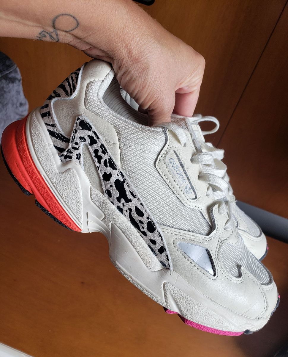 tenis adidas animal print