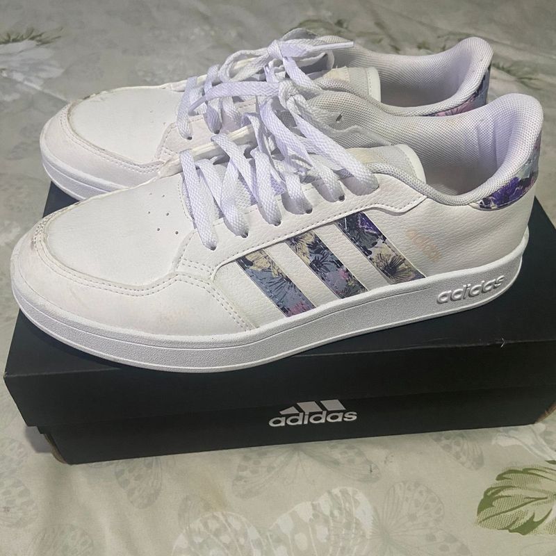 Adidas branco florido hotsell