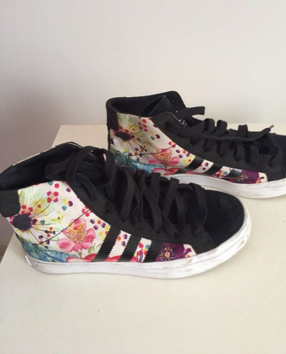 tenis da adidas florido