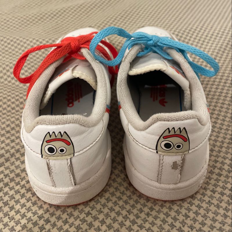 Tenis adidas de forky online