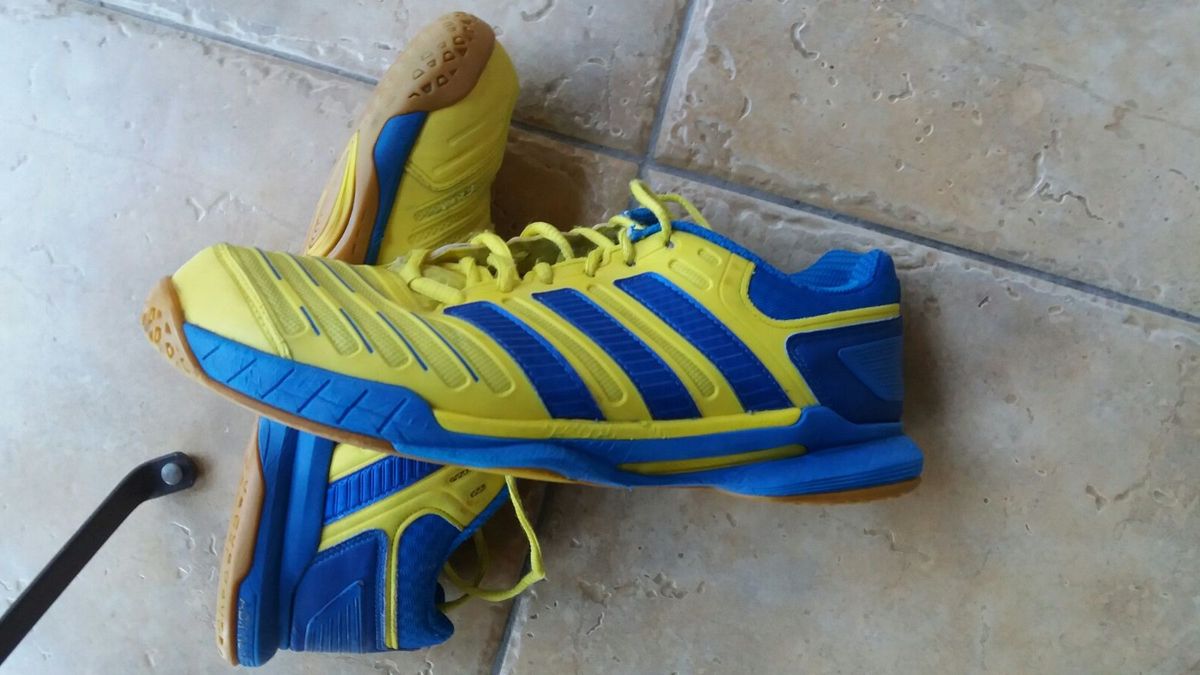 tenis adidas para squash