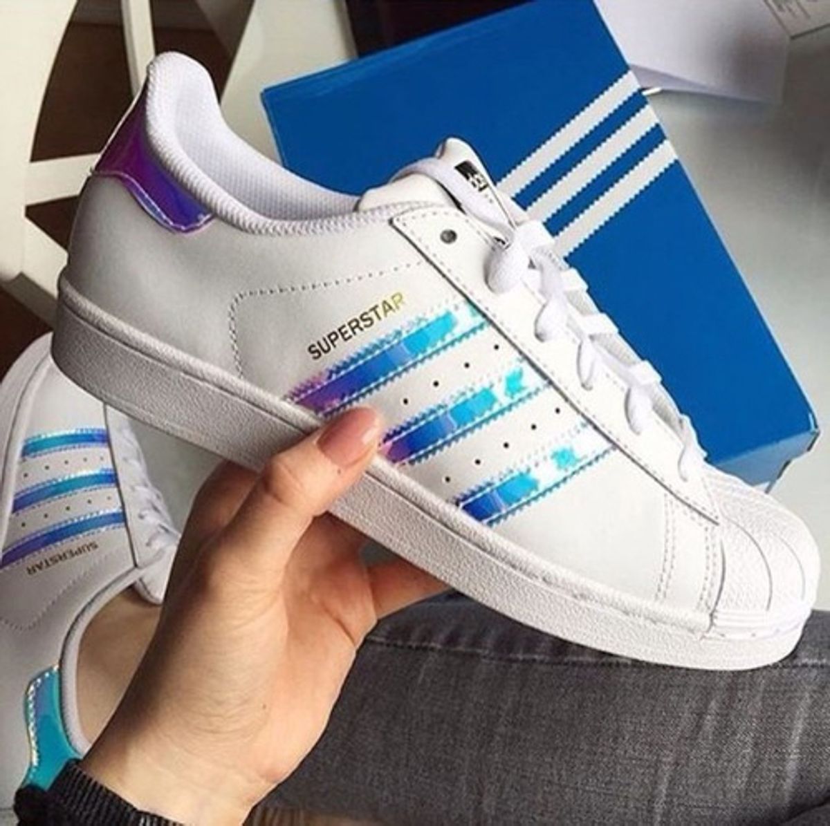 Tênis sales adidas holográfico