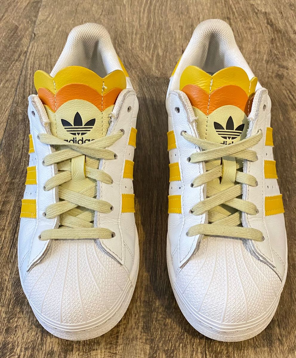 Tenis adidas amarelo store superstar