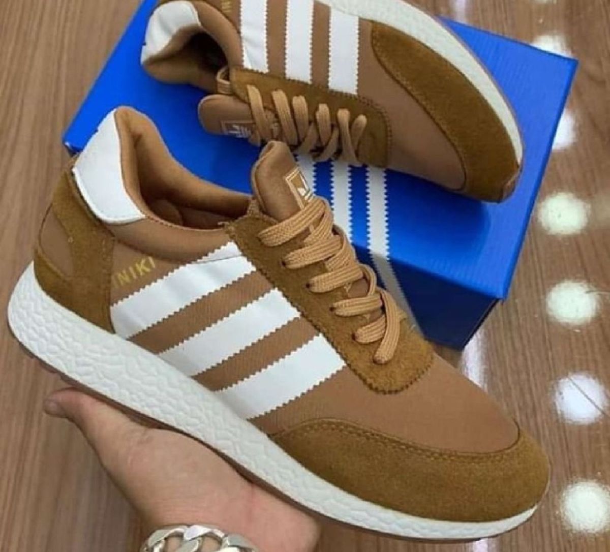 adidas iniki marrom