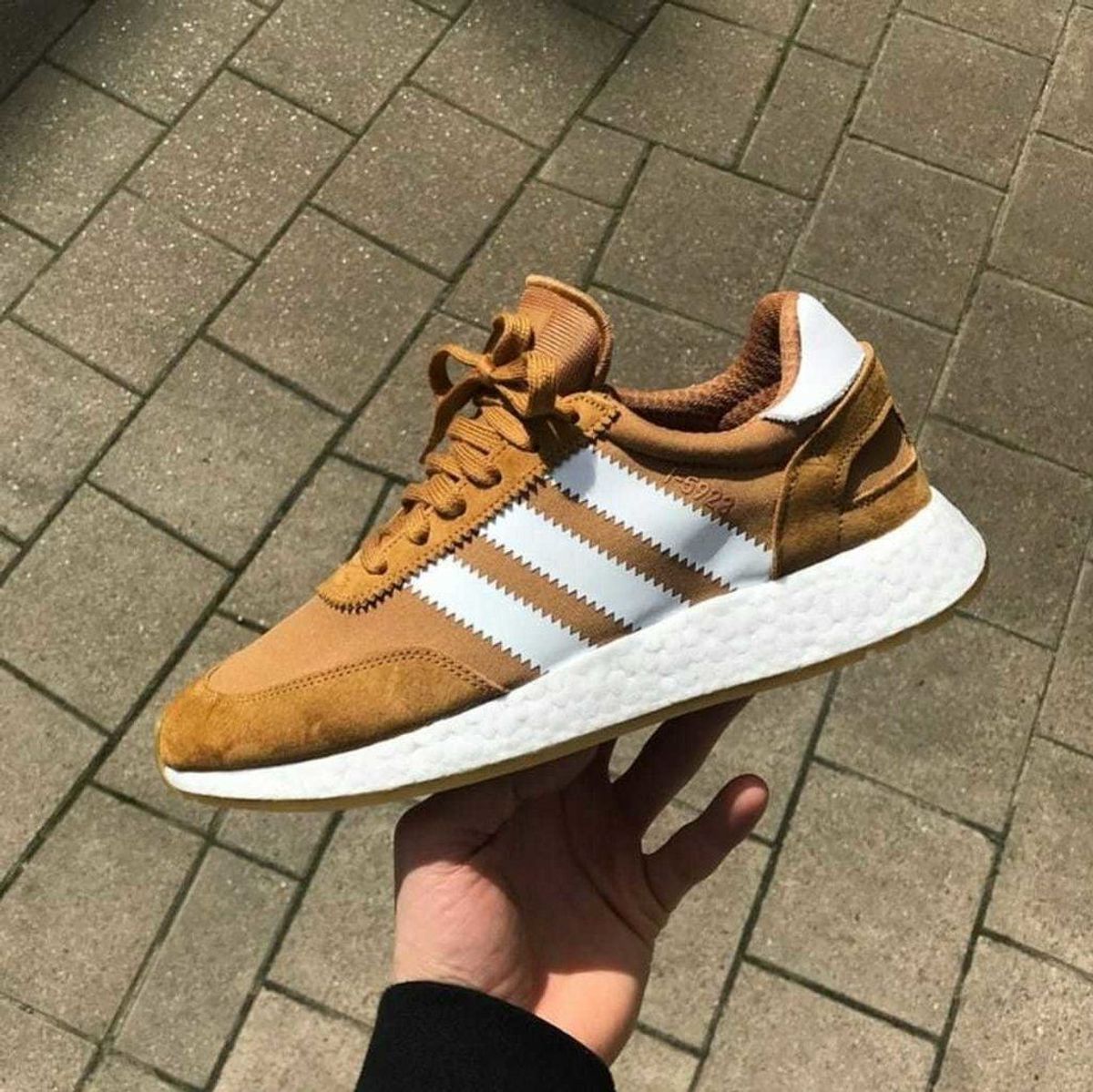 tenis adidas caramelo