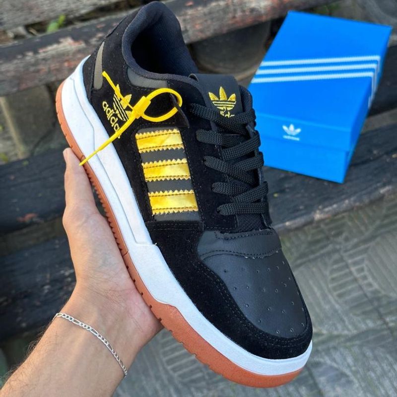 Tenis adidas clearance preto e dourado