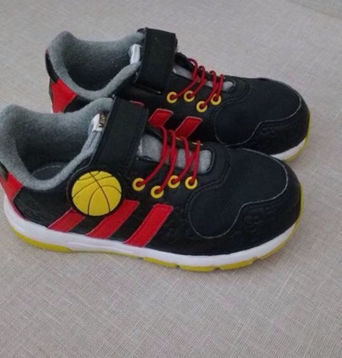 tenis adidas mickey