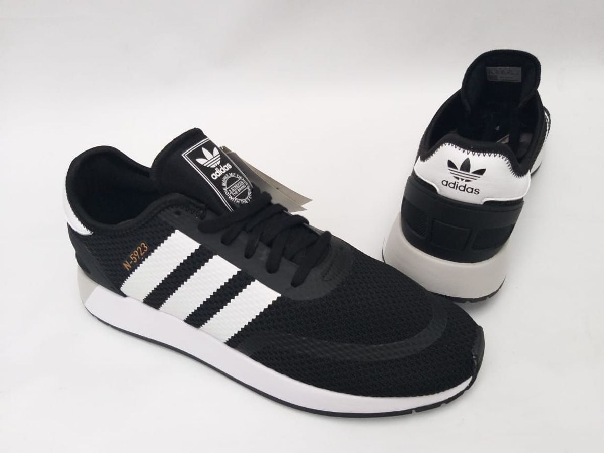 tenis adidas preto listra branca