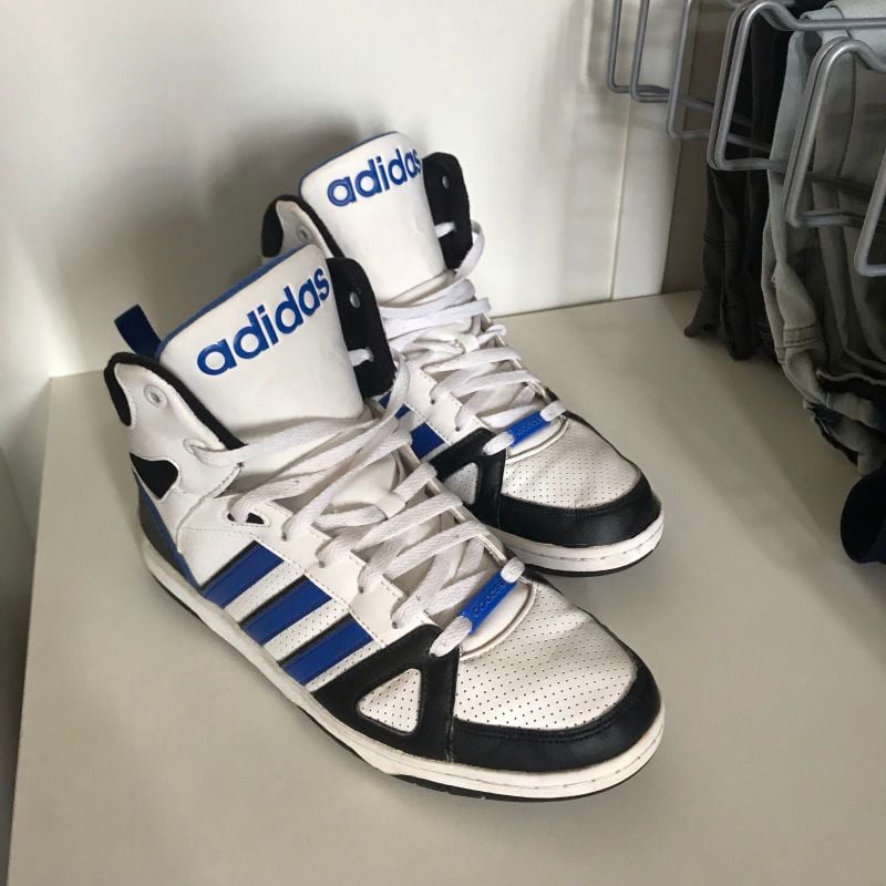 Tenis adidas masculino cano alto hoops hot sale team mid